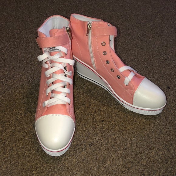 High Pump Sneakers - Picture 1 of 1